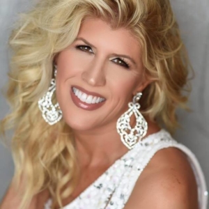 Susan Hefner Crowned Ms Texas at National Elite Texas State Pageant